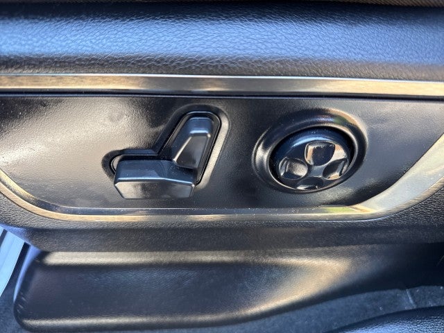 2021 RAM 1500 Limited Crew Cab 4x4 5'7" Box