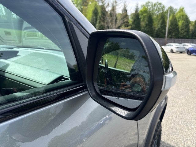 2024 GMC Acadia AT4