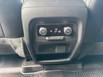 2024 GMC Acadia AT4
