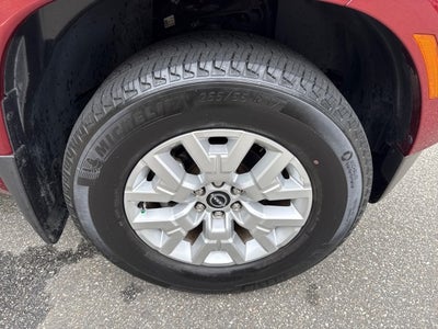 2022 Nissan Frontier Crew Cab SV 4x2
