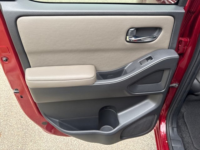 2022 Nissan Frontier Crew Cab SV 4x2
