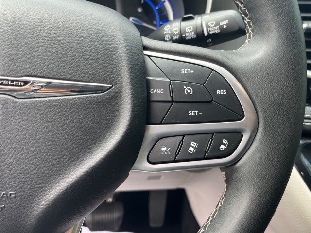 2023 Chrysler Pacifica Hybrid Touring L