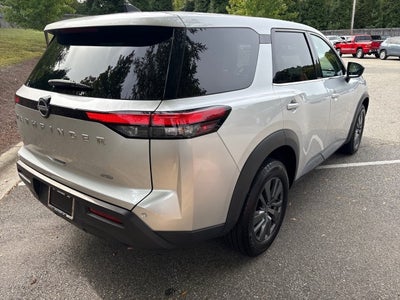 2023 Nissan Pathfinder S 4WD