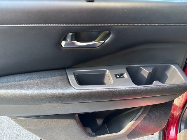 2023 Nissan Pathfinder SL FWD
