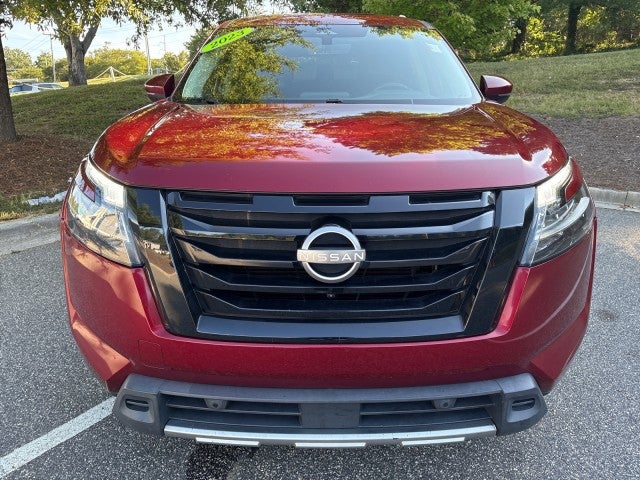 2023 Nissan Pathfinder SL FWD