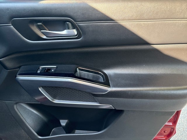 2023 Nissan Pathfinder SL FWD