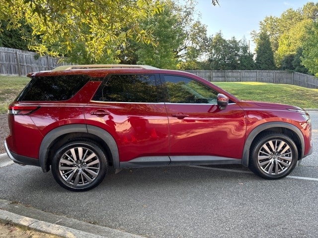 2023 Nissan Pathfinder SL FWD