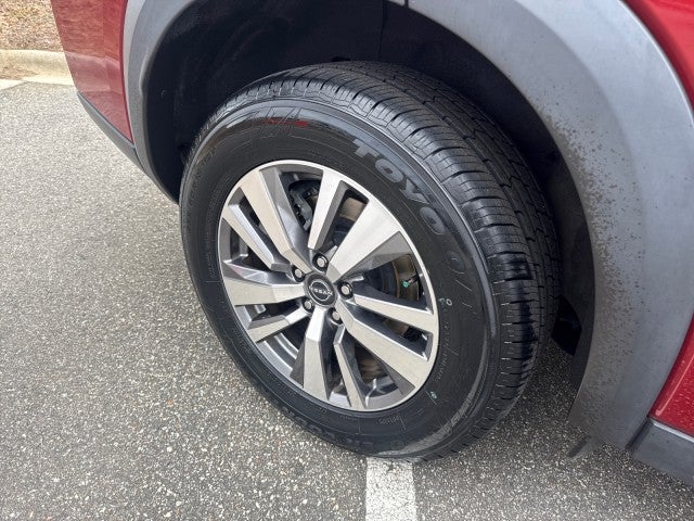 2023 Nissan Pathfinder SL 4WD