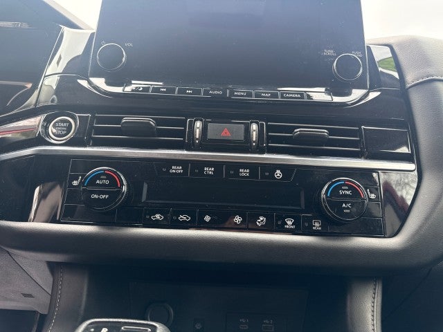 2023 Nissan Pathfinder SL 4WD