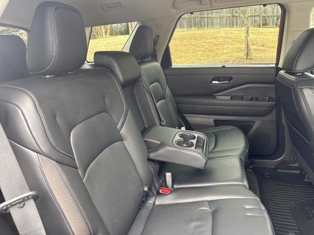 2023 Nissan Pathfinder SL 4WD