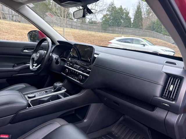 2023 Nissan Pathfinder SL 4WD