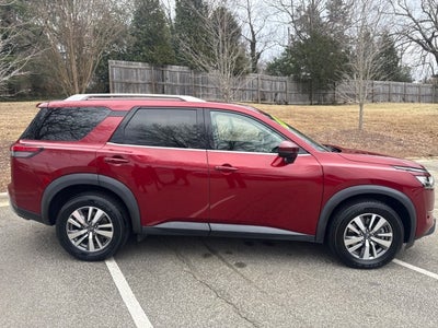 2023 Nissan Pathfinder SL 4WD