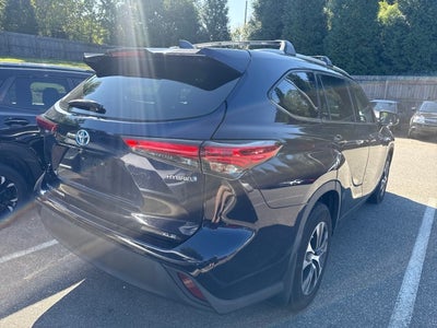 2022 Toyota Highlander Hybrid XLE