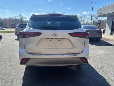 2024 Toyota Highlander LE