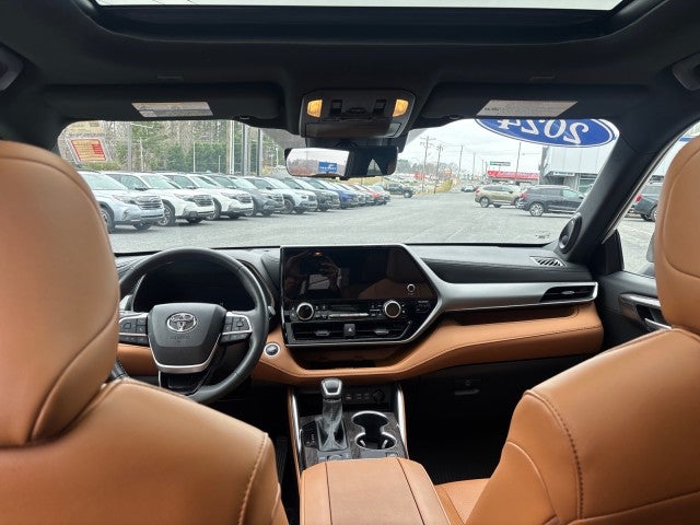 2024 Toyota Highlander LE