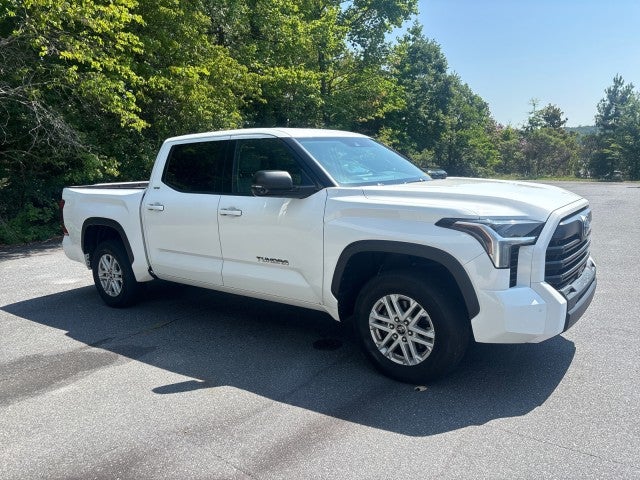 2022 Toyota Tundra 4WD SR5