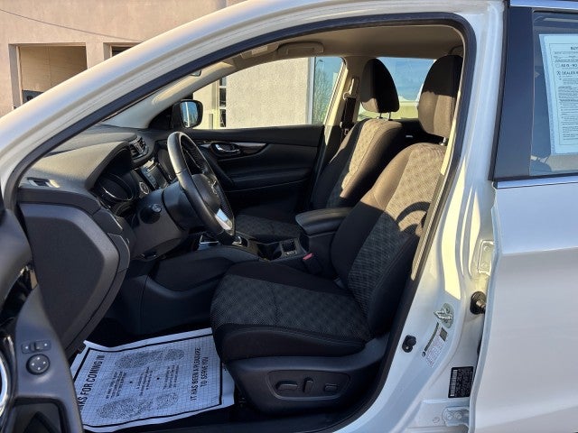 2022 Nissan Rogue Sport SV