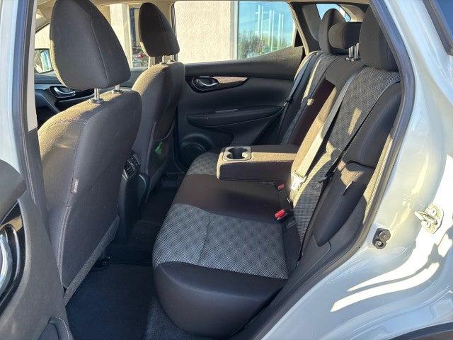 2022 Nissan Rogue Sport SV