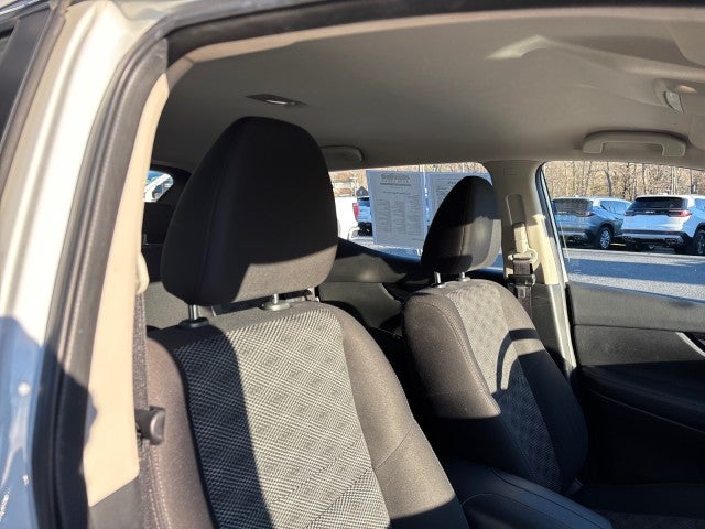 2022 Nissan Rogue Sport SV