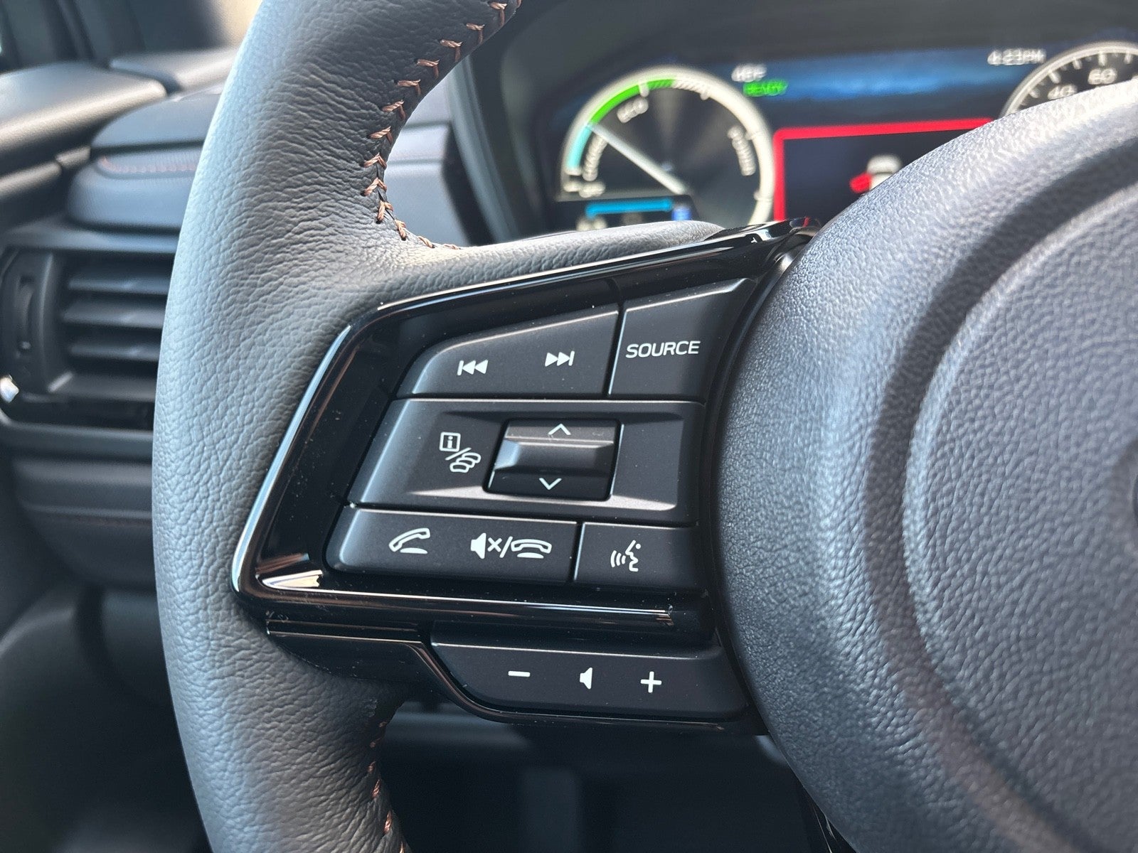 2025 Subaru FORESTER Touring Hybrid