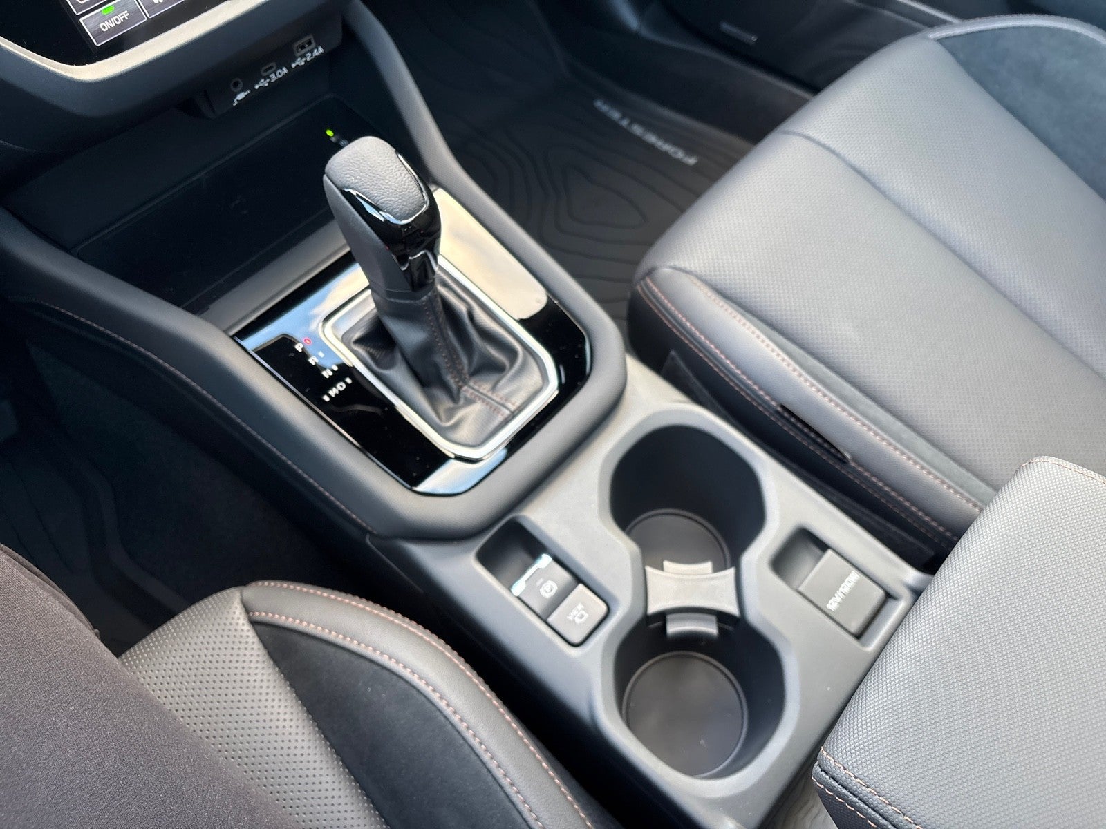 2025 Subaru FORESTER Touring Hybrid