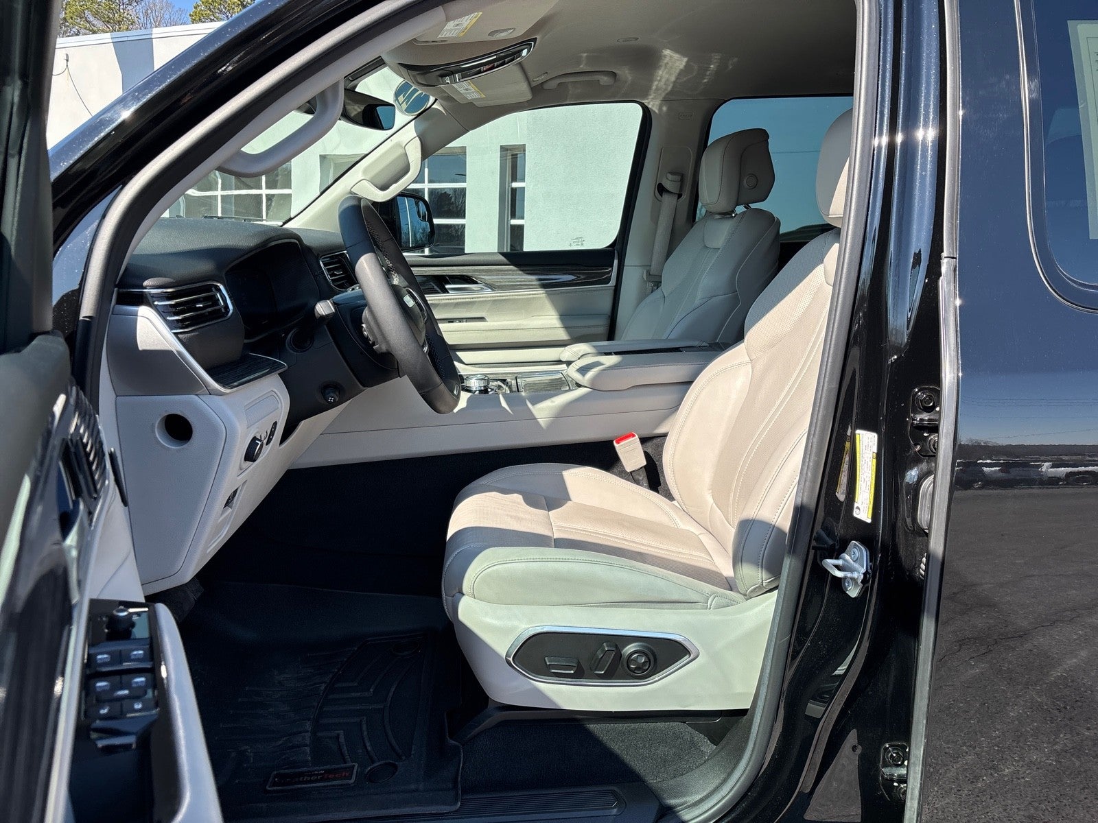 2022 Jeep Wagoneer Series III