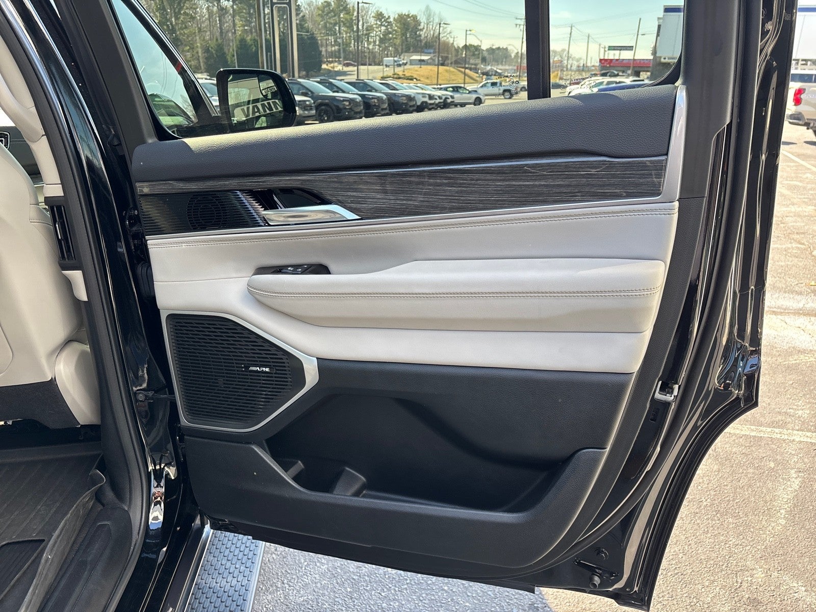 2022 Jeep Wagoneer Series III