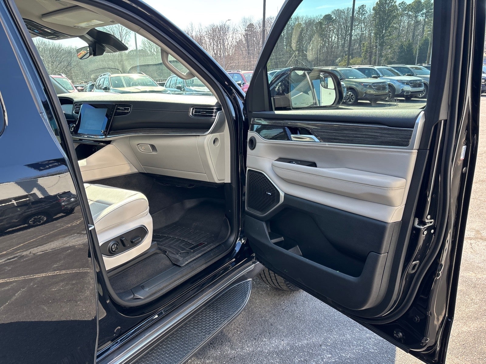 2022 Jeep Wagoneer Series III