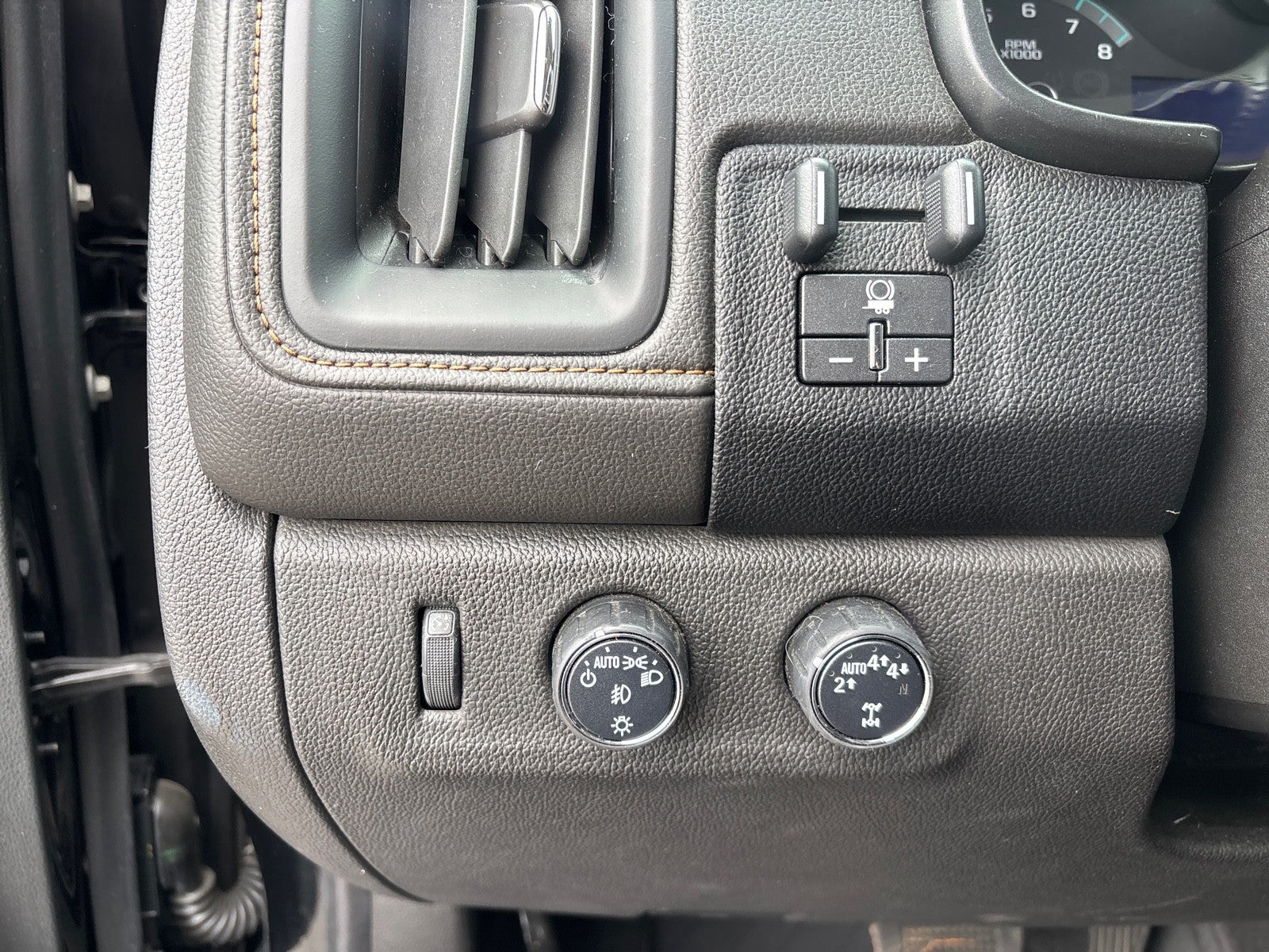 2021 GMC Canyon 4WD AT4 w/Leather