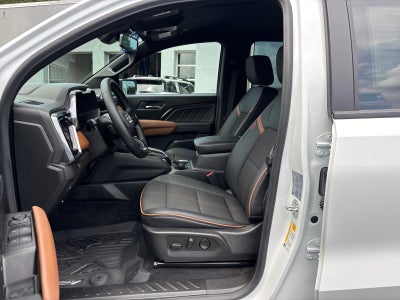 2025 GMC Canyon 4WD AT4
