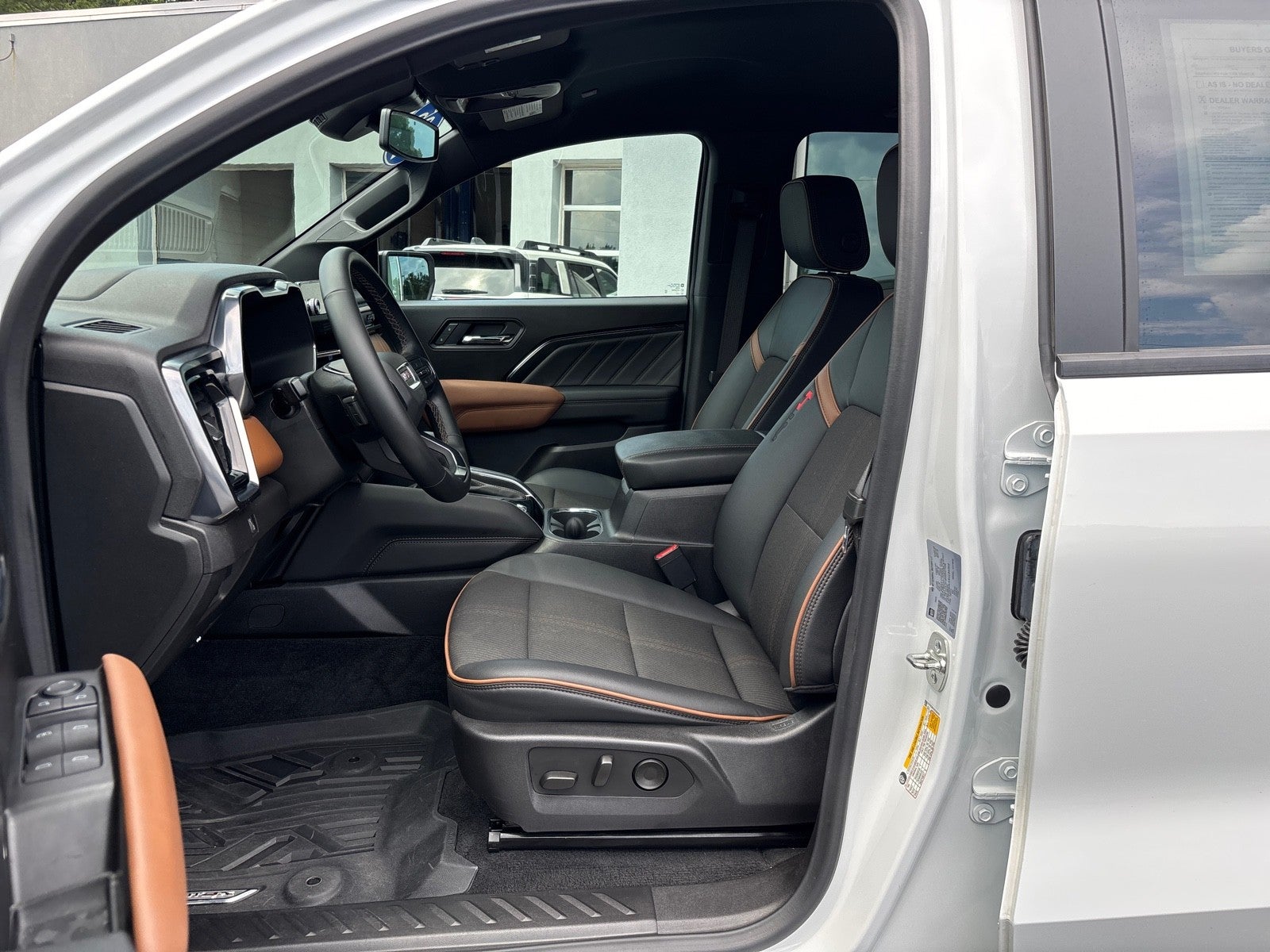 2025 GMC Canyon 4WD AT4