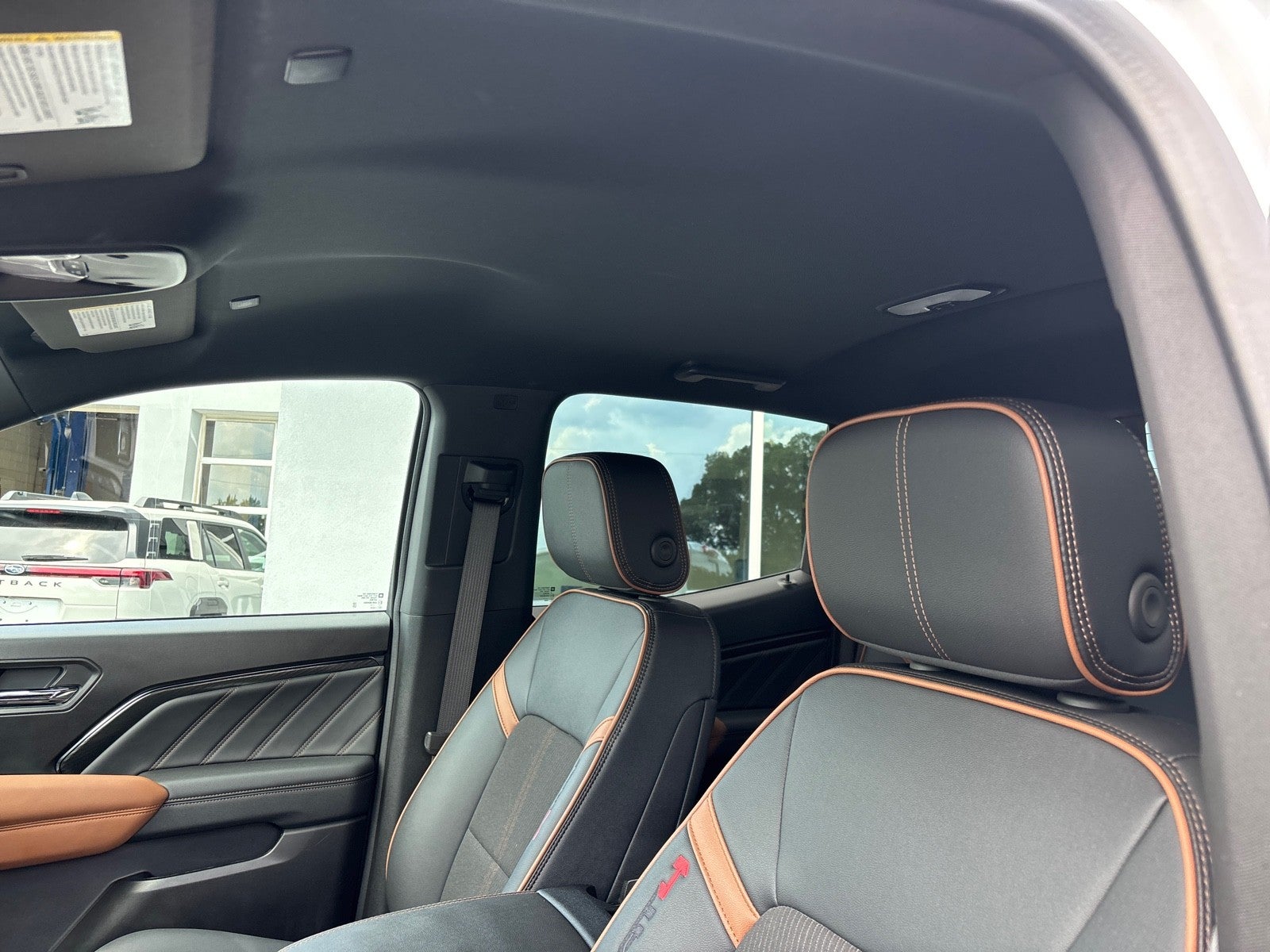 2025 GMC Canyon 4WD AT4