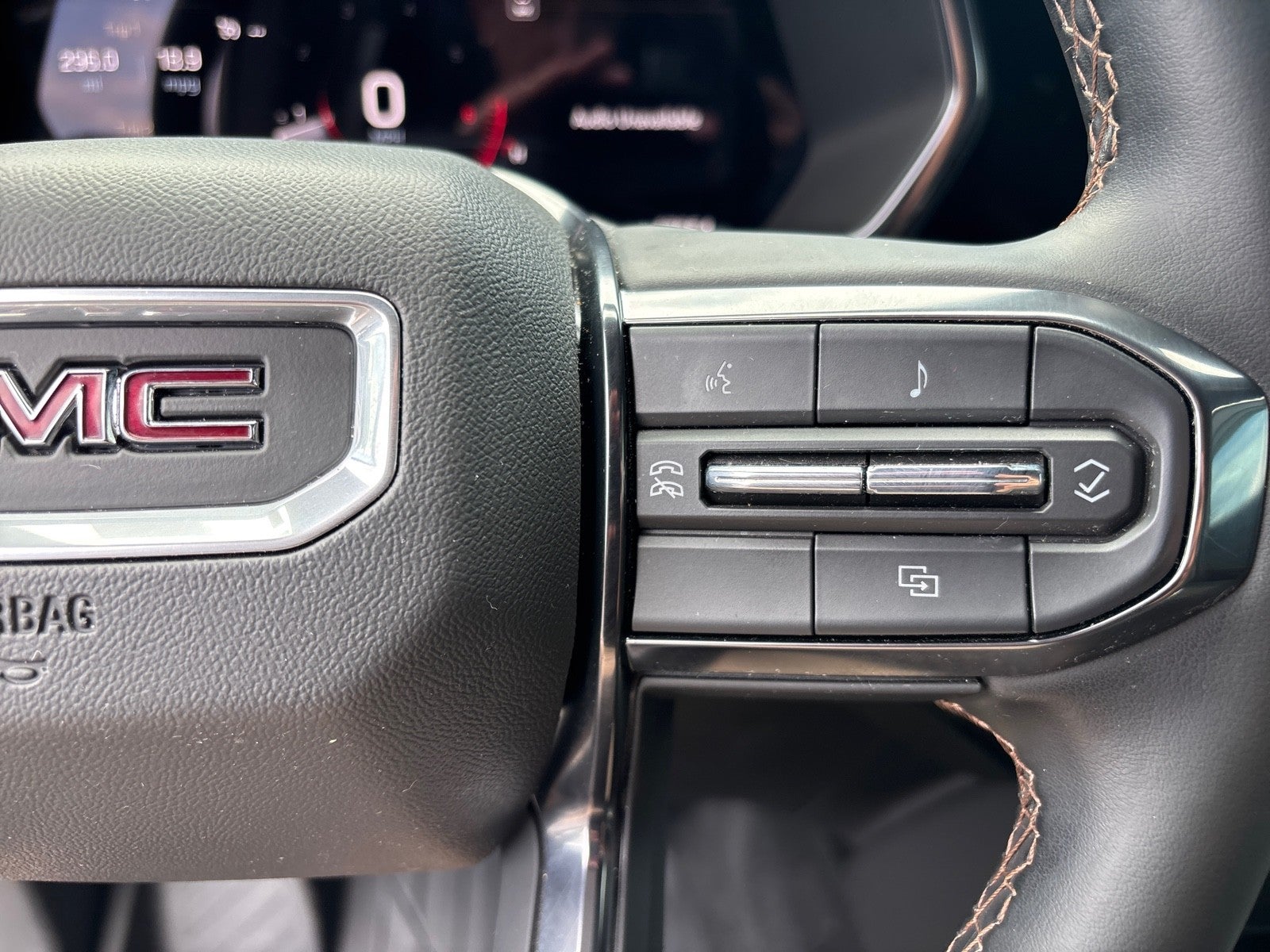 2025 GMC Canyon 4WD AT4