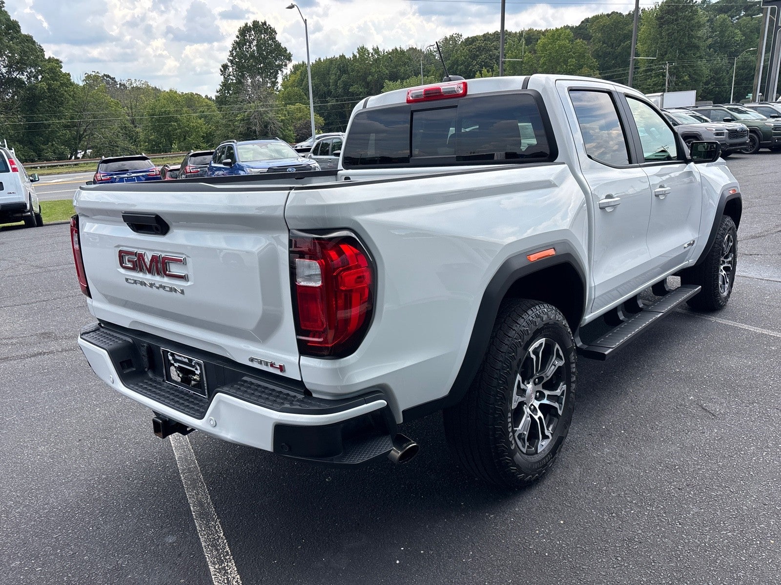 2025 GMC Canyon 4WD AT4