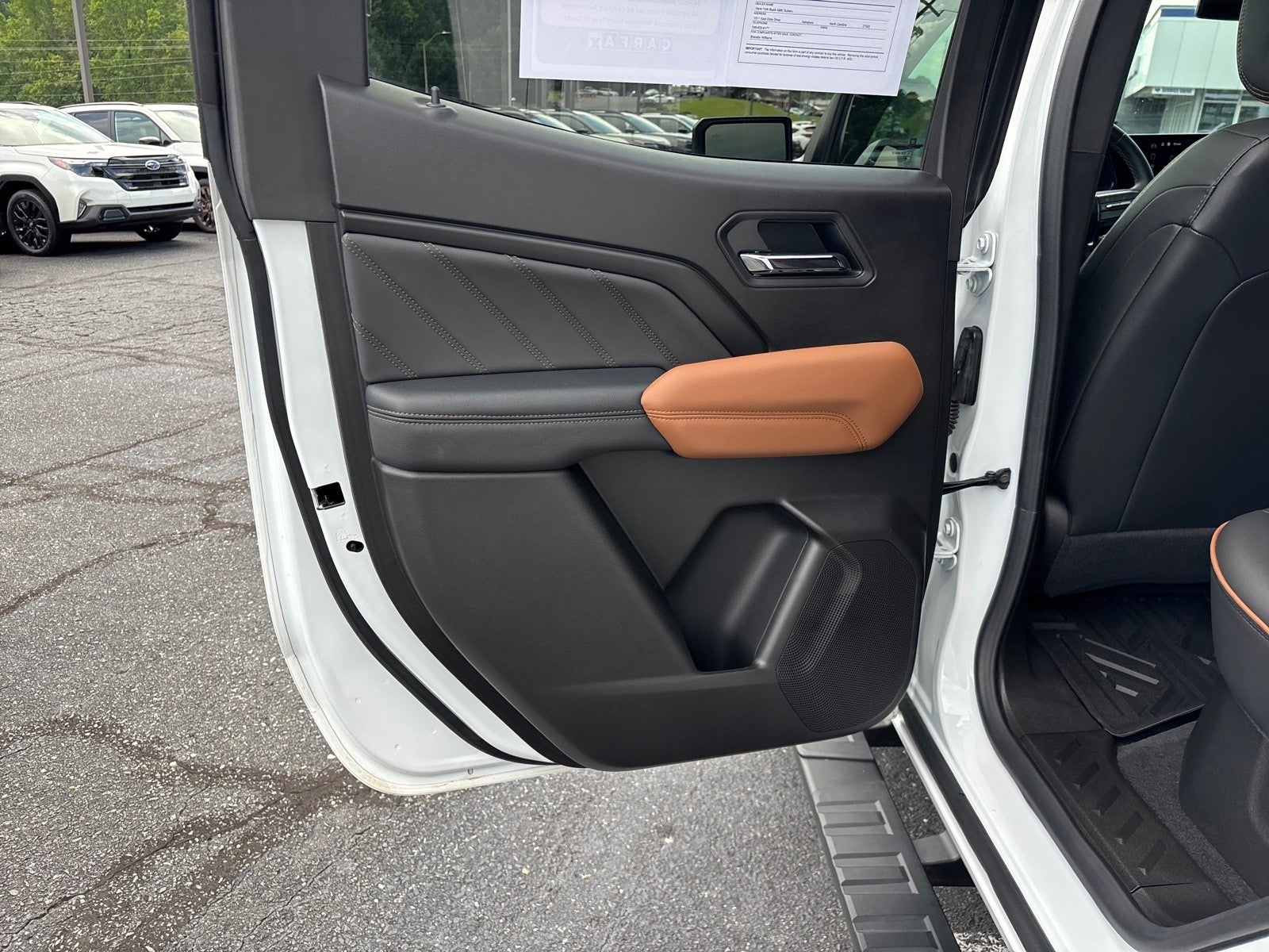 2025 GMC Canyon 4WD AT4