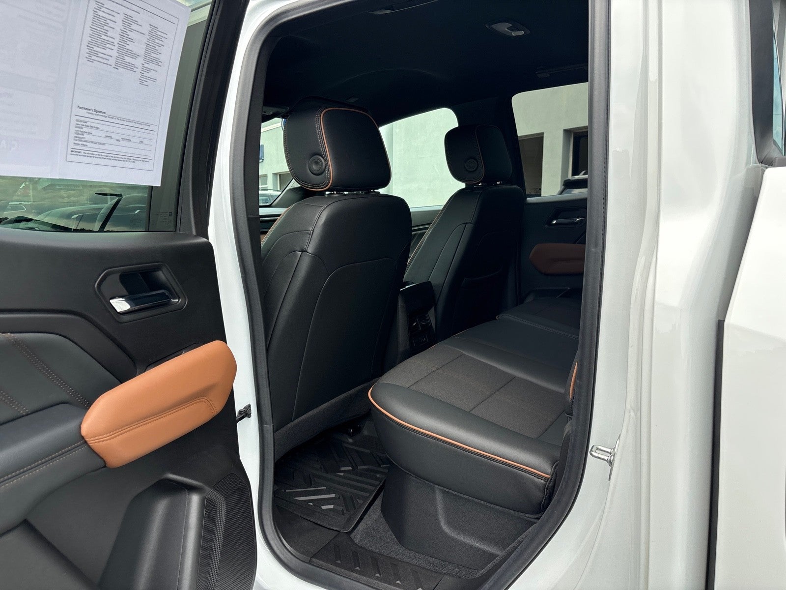 2025 GMC Canyon 4WD AT4