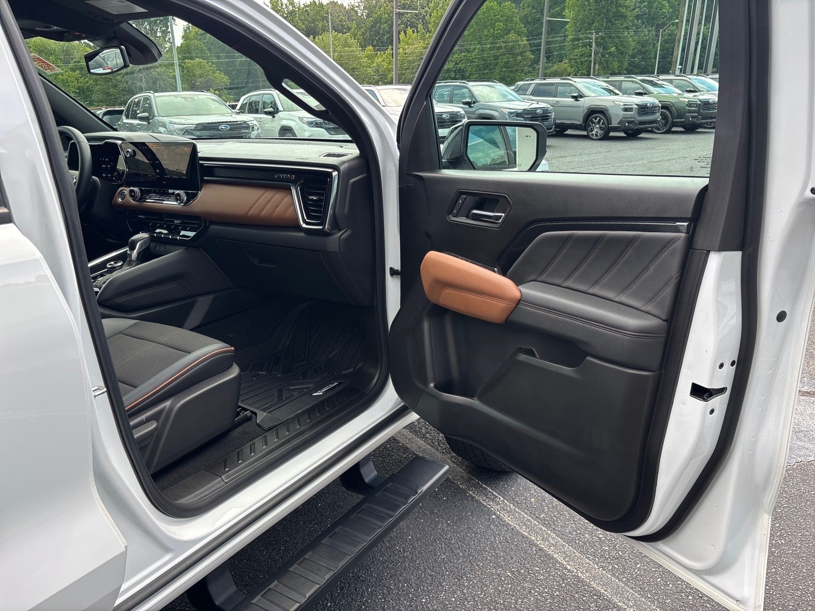2025 GMC Canyon 4WD AT4