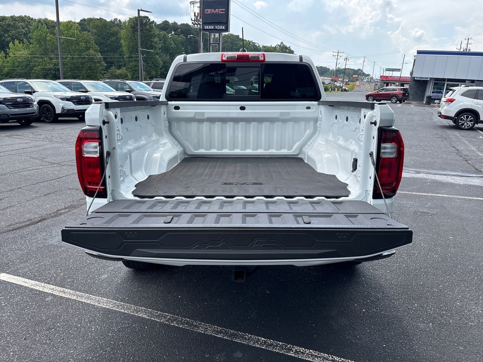 2025 GMC Canyon 4WD AT4