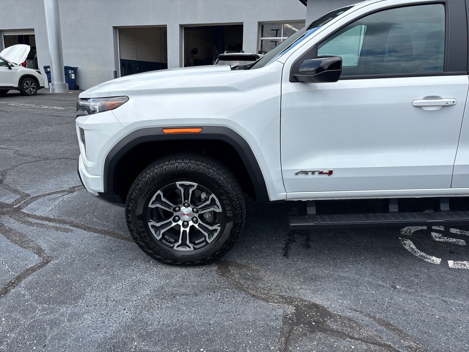 2025 GMC Canyon 4WD AT4