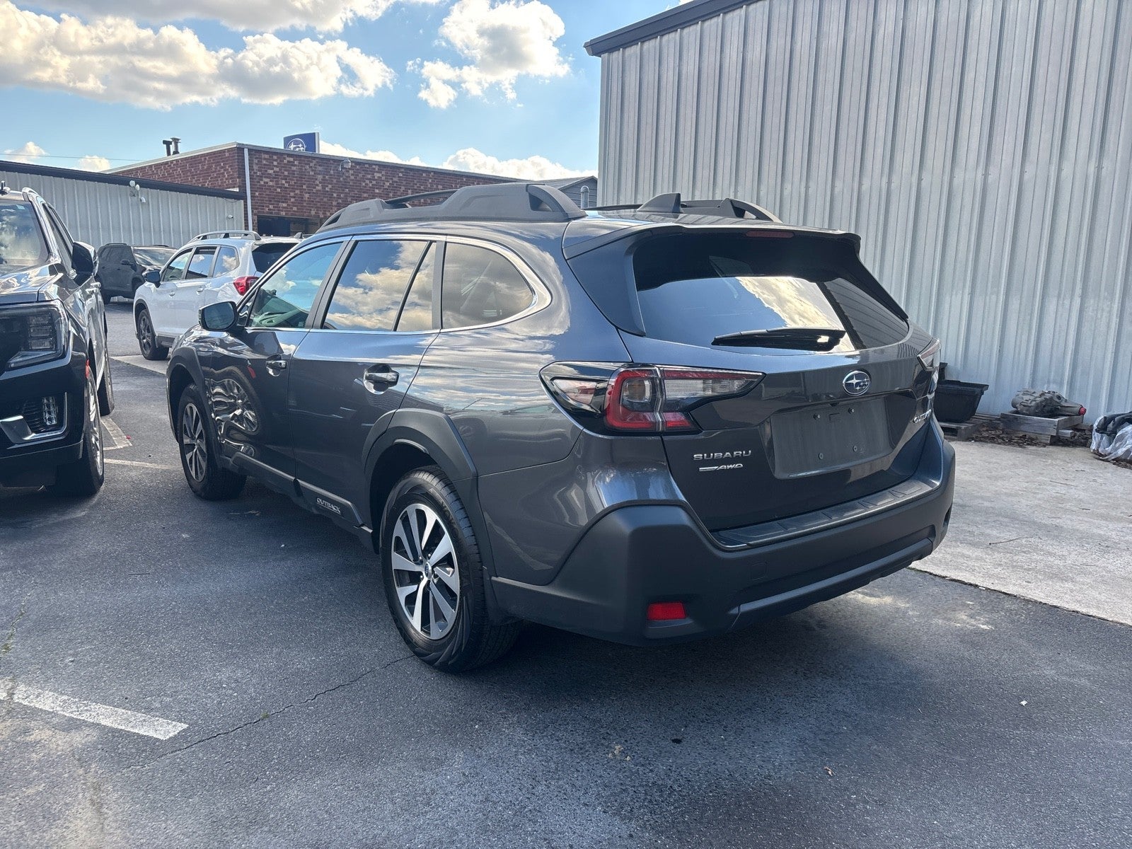 2025 Subaru Outback Premium