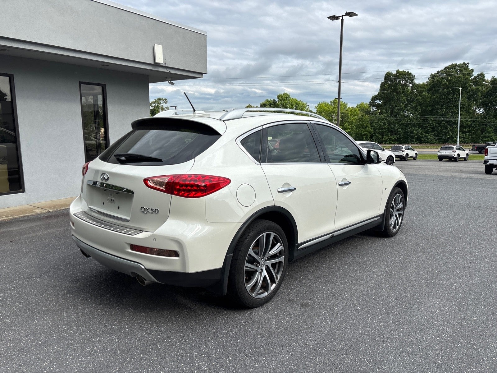 2016 INFINITI QX50 AWD 4dr