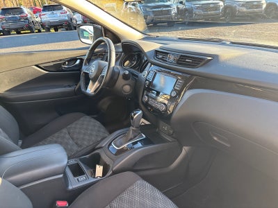 2022 Nissan Rogue Sport SV