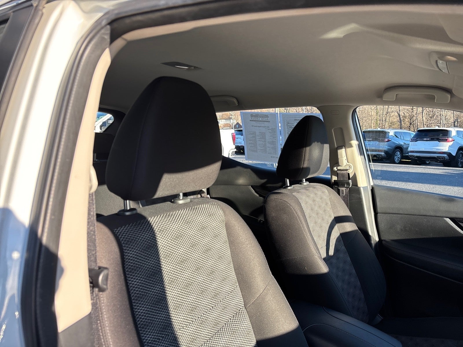 2022 Nissan Rogue Sport SV