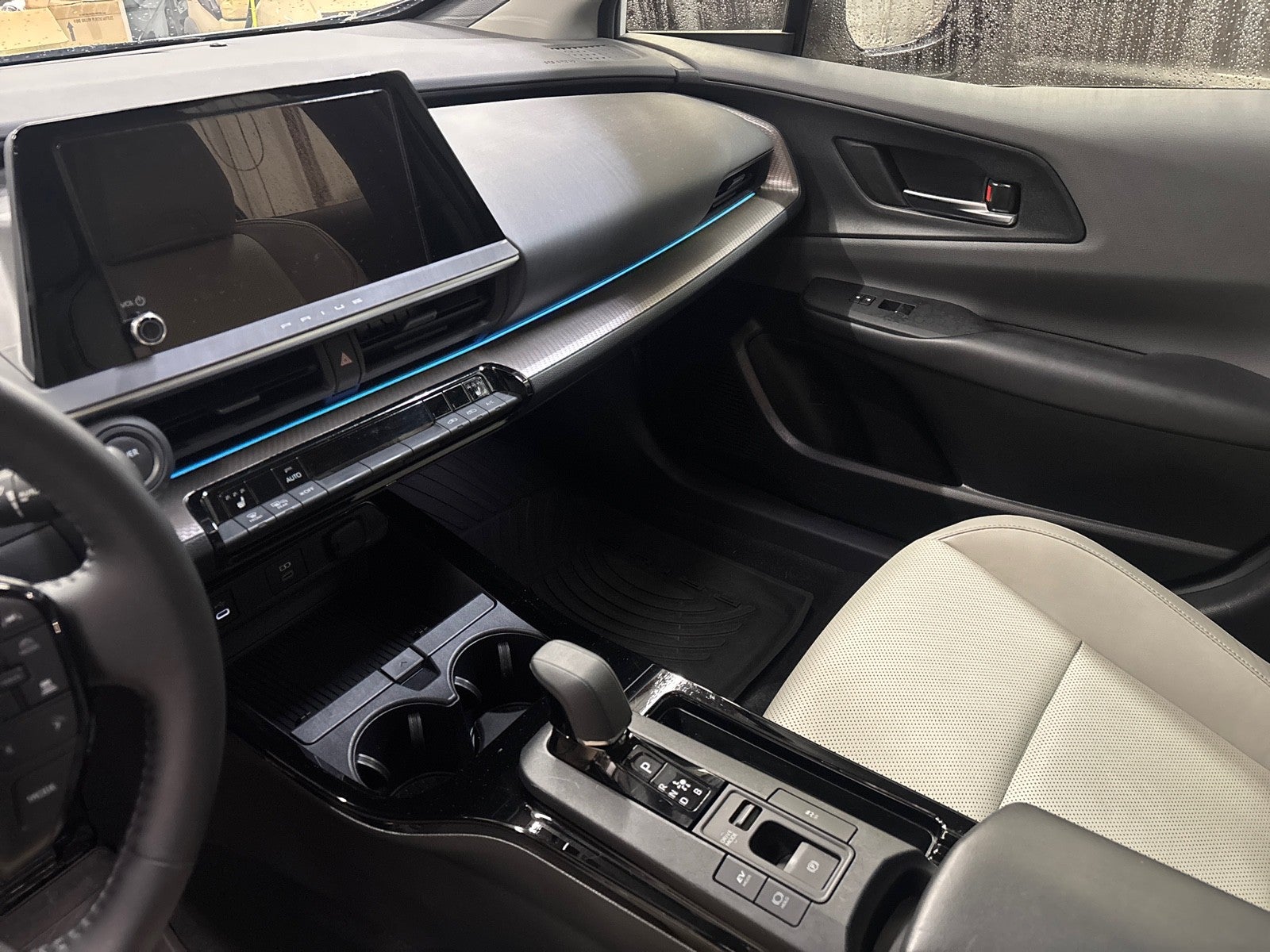 2024 Toyota Prius LE