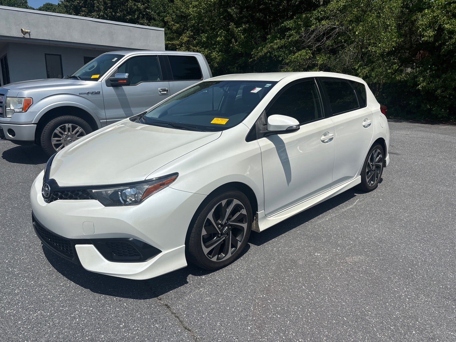 2016 Scion iM 5dr HB CVT (Natl)