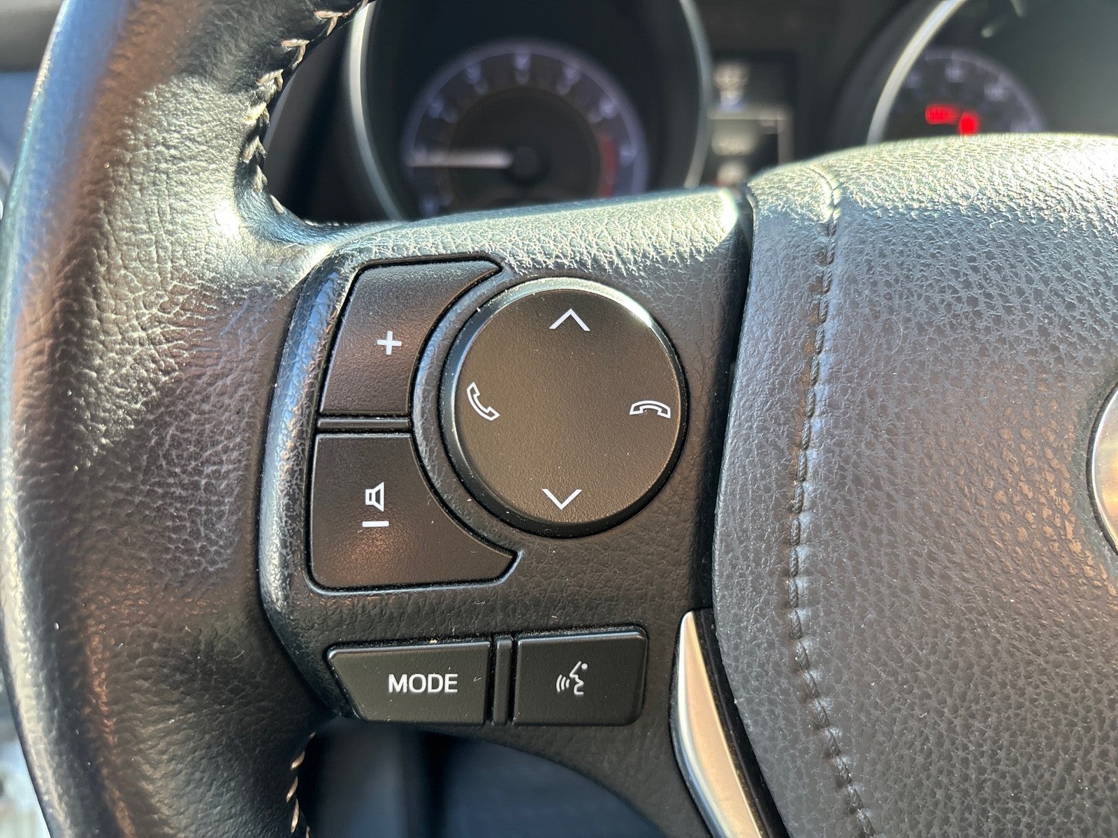 2016 Scion iM 5dr HB CVT (Natl)