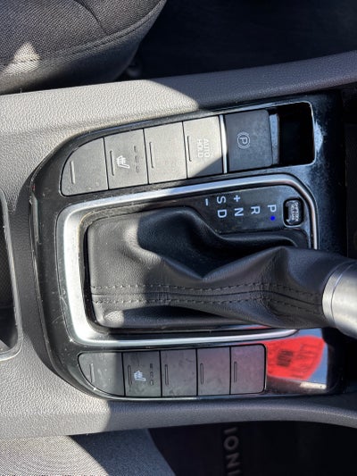 2022 Hyundai Ioniq Hybrid SE