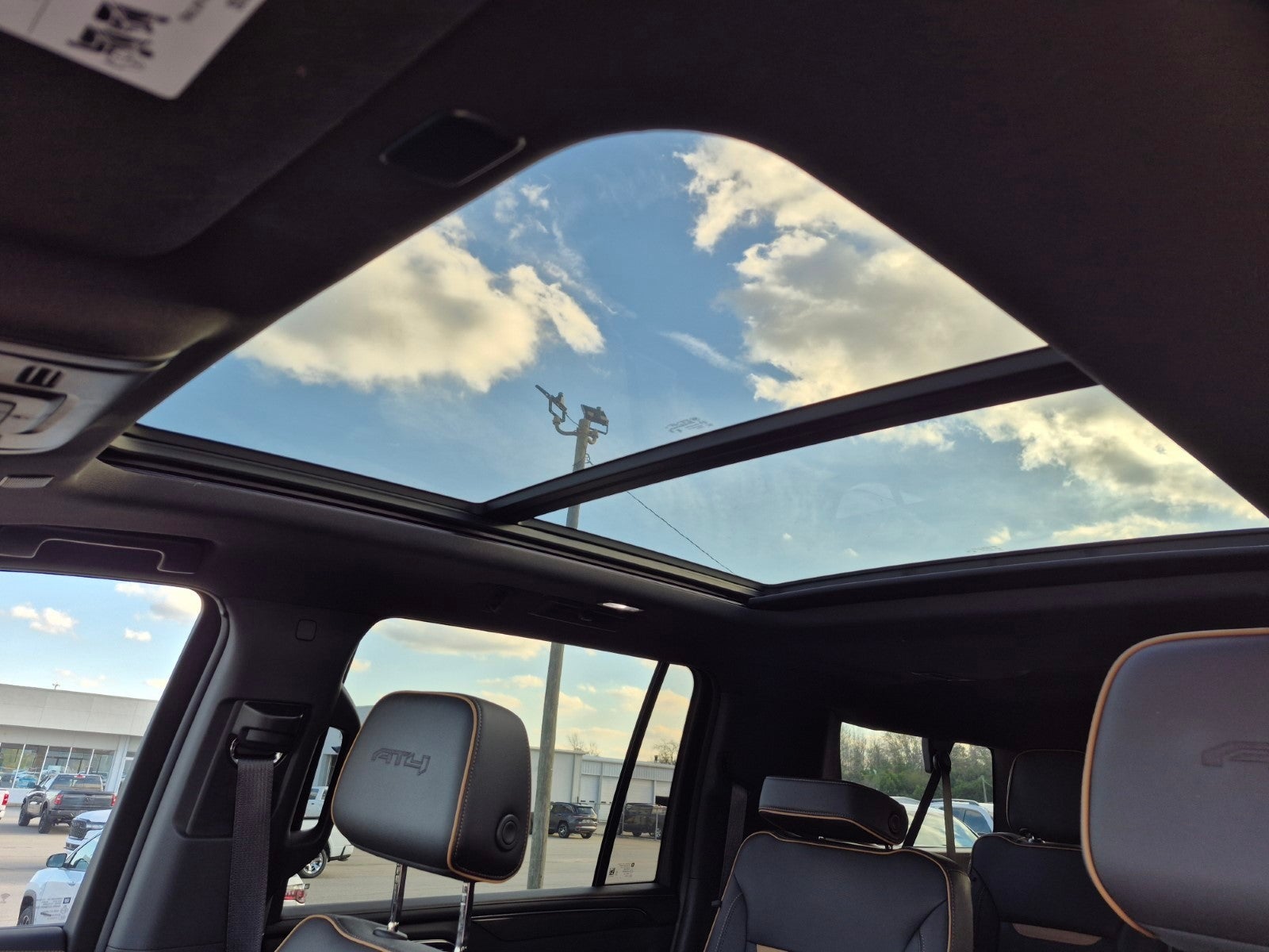 2023 GMC Yukon XL AT4