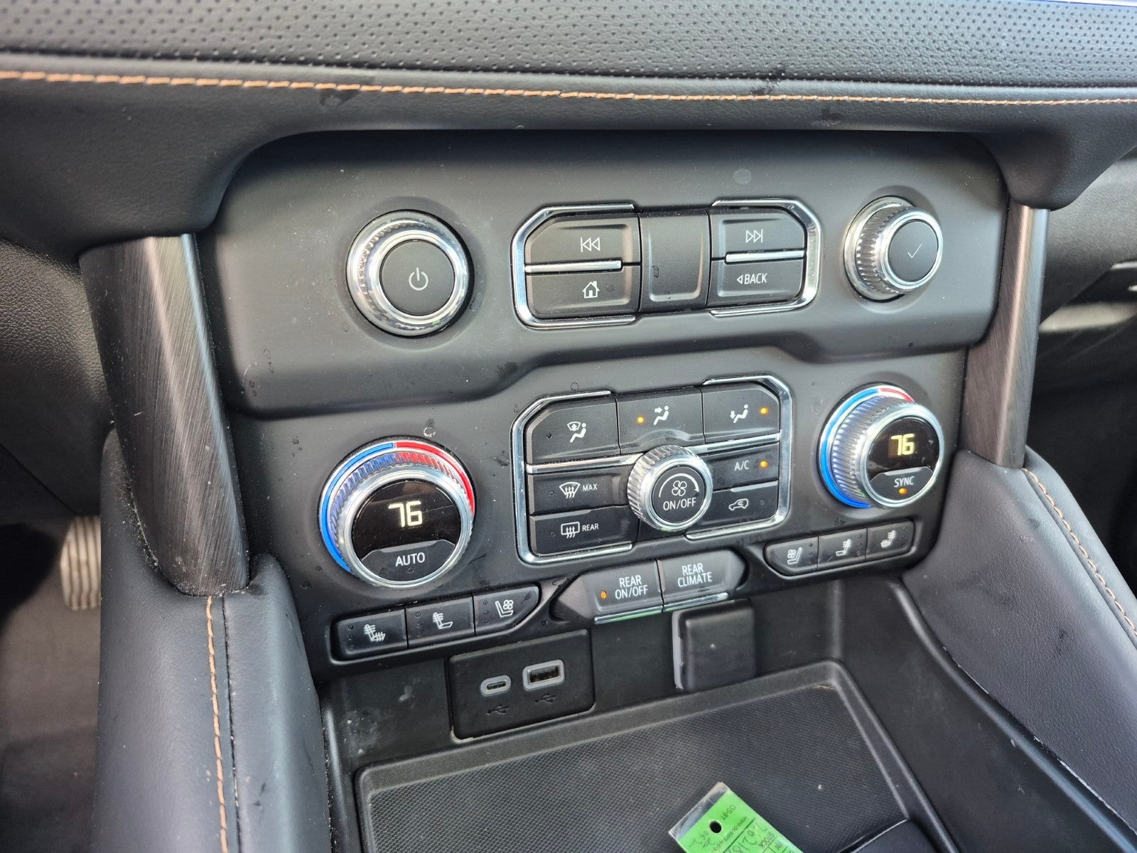 2023 GMC Yukon XL AT4