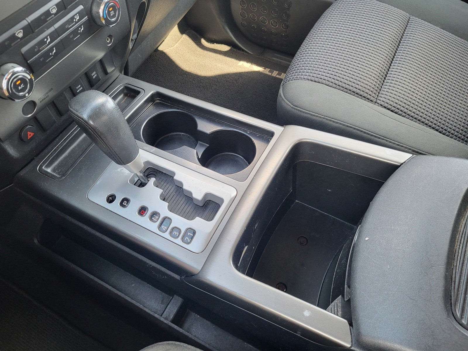 2010 Nissan Titan LE